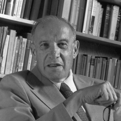 Portrait de Peter Drucker, théoricien et père du management moderne